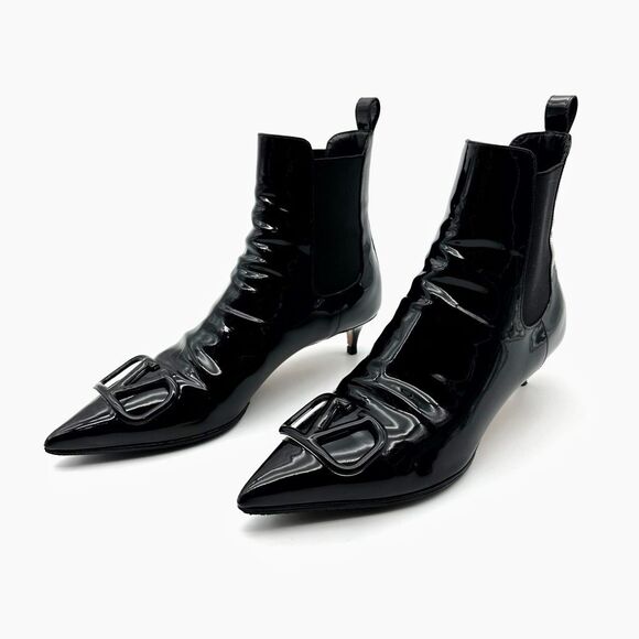 VALENTINO Vlogo Black Patent Leather Boot Size 38 Pointed Toe Kitten Heel Stilet - Picture 1 of 13